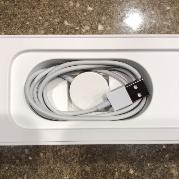 Apple Watch Generation 4 with bands 40mm - Picture 9 of 9